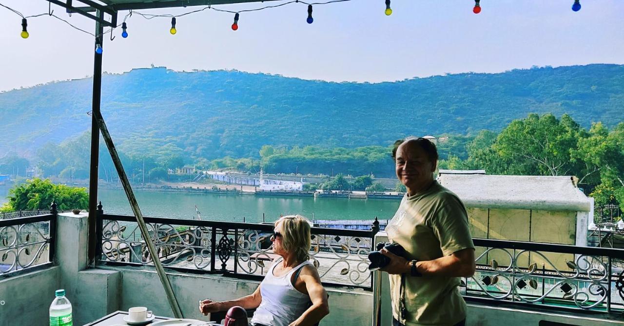 Būndi 石瓦图瑞斯特旅馆酒店 外观 照片